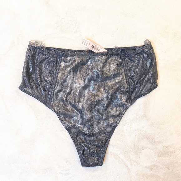 Victoria Secret lingerie set - Picture 5 of 8